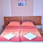 Gitta Apartman *