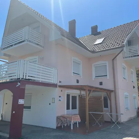Gitta Apartmanhaz