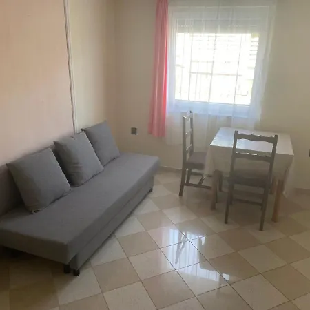 Apartment Gitta Apartmanhaz *