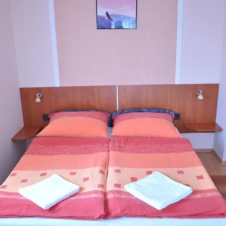 Gitta Apartmanhaz شقة *