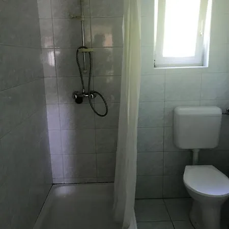 Gitta Apartmanhaz *