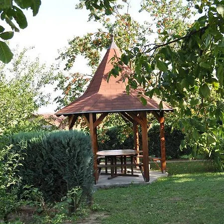 Gitta Apartmanhaz