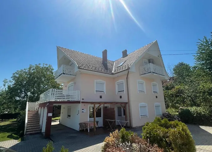 Lägenhet Gitta Apartmanhaz *