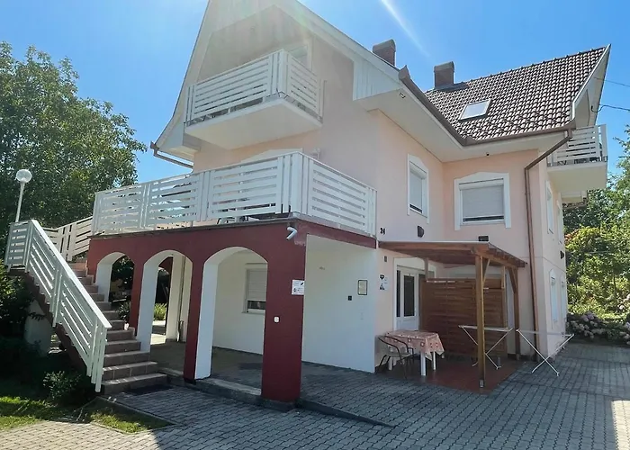 Gitta Apartmanhaz *