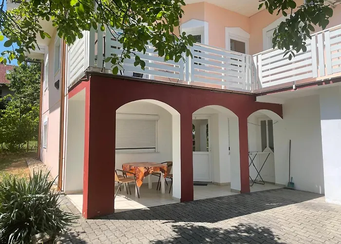 Gitta Apartmanhaz Lägenhet *